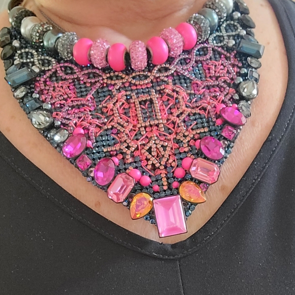 Original one of a kind Swarovski Crystal necklace. - Picture 2 of 6